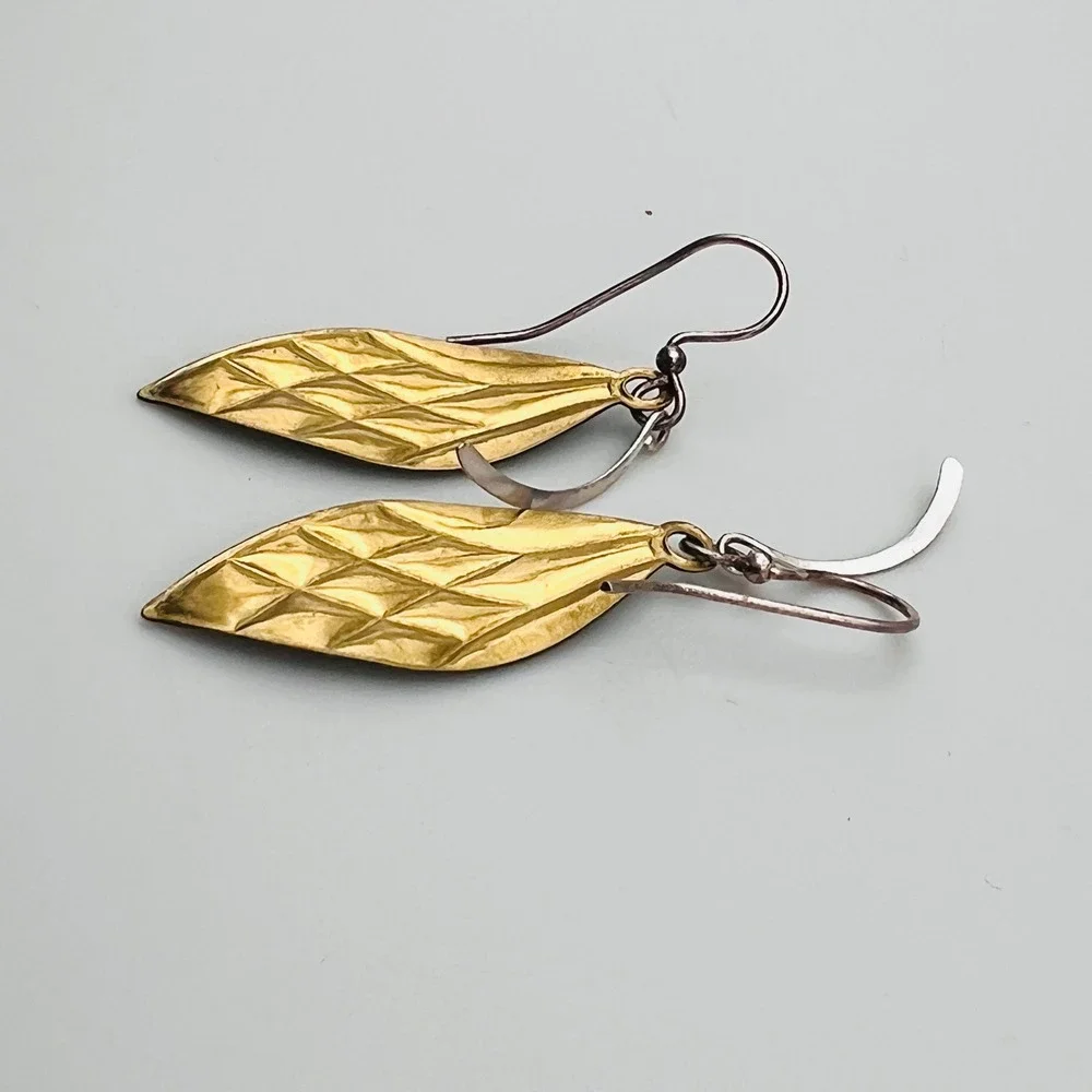 Green Enamel Leaf Dangle Earrings Silver Tone Textured Diamond Pattern Boho
